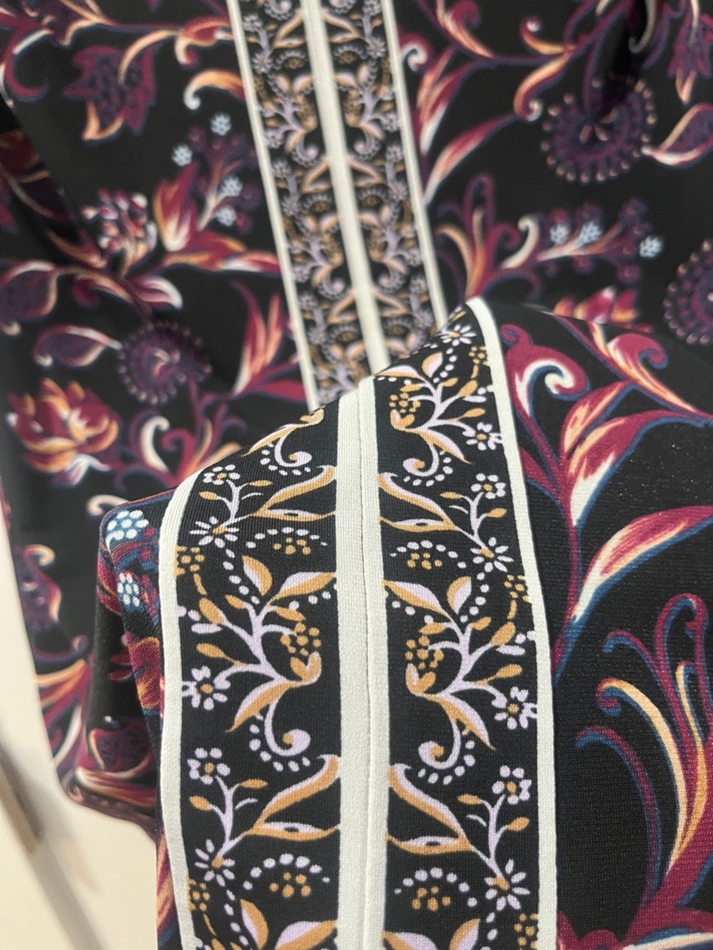 Maggy London Size 4 Dress Paisley long sleeve EUC - Picture 9 of 16